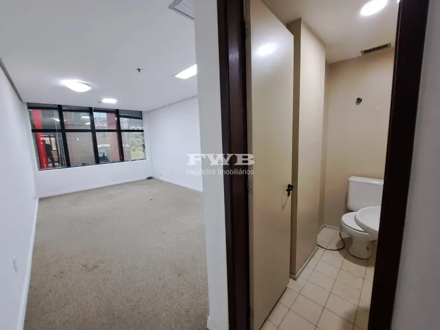 Sala Comercial à venda, 32m2 em Barra da Tijuca, Rio De Janeiro - RJ - imagem 4 Foto 4 de Sala Comercial à venda, 32m2 em Barra da Tijuca, Rio De Janeiro - RJ