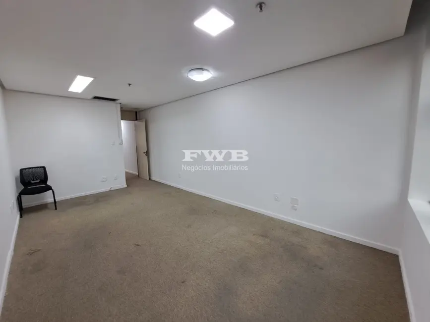 Sala Comercial à venda, 32m2 em Barra da Tijuca, Rio De Janeiro - RJ - imagem 5 Foto 5 de Sala Comercial à venda, 32m2 em Barra da Tijuca, Rio De Janeiro - RJ