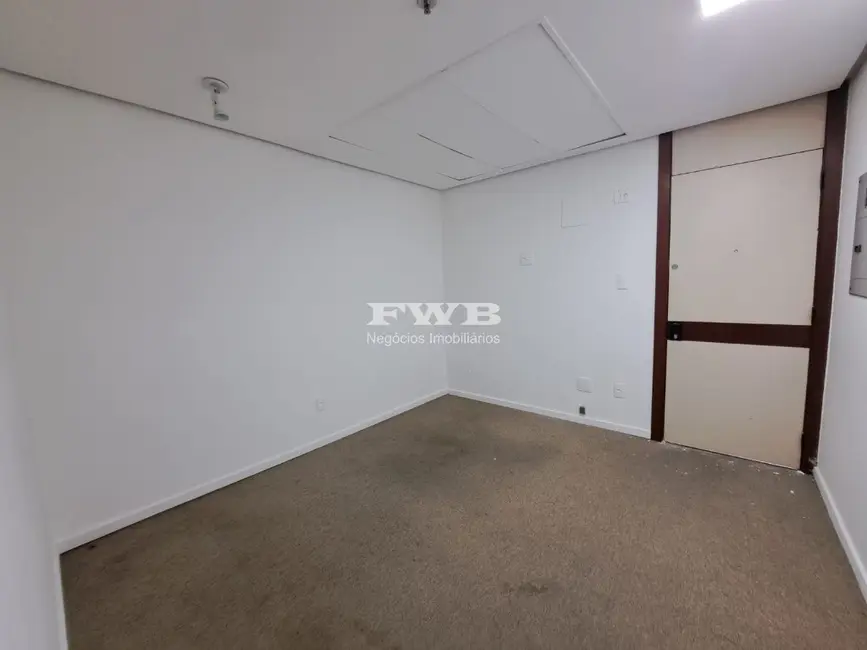 Sala Comercial à venda, 32m2 em Barra da Tijuca, Rio De Janeiro - RJ - imagem 7 Foto 7 de Sala Comercial à venda, 32m2 em Barra da Tijuca, Rio De Janeiro - RJ