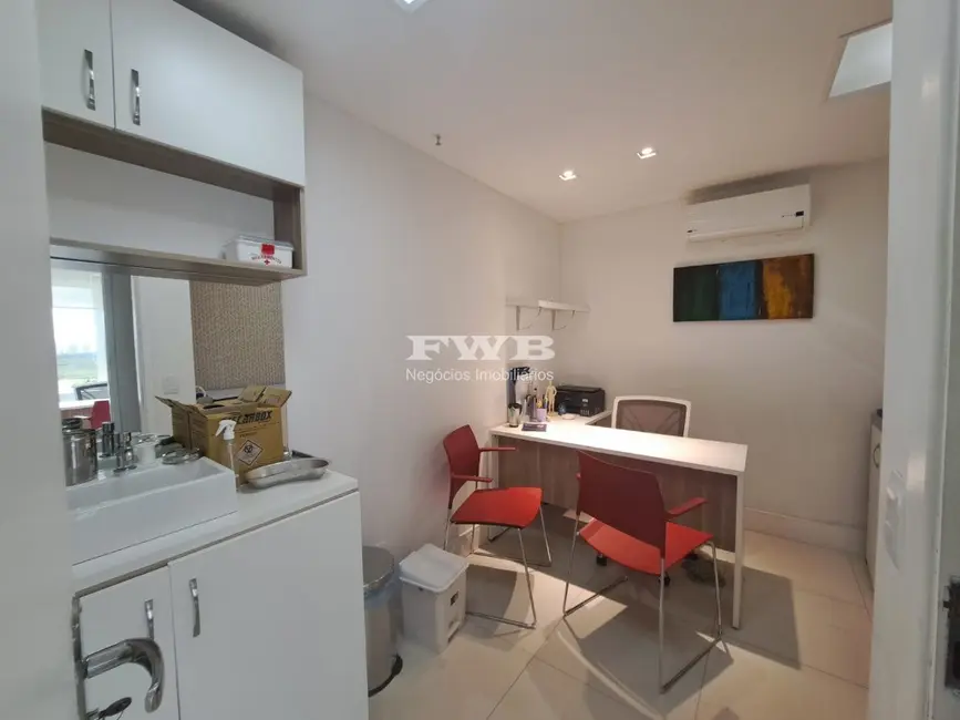 Sala Comercial à venda, 64m2 em Barra da Tijuca, Rio De Janeiro - RJ - imagem 3 Foto 3 de Sala Comercial à venda, 64m2 em Barra da Tijuca, Rio De Janeiro - RJ
