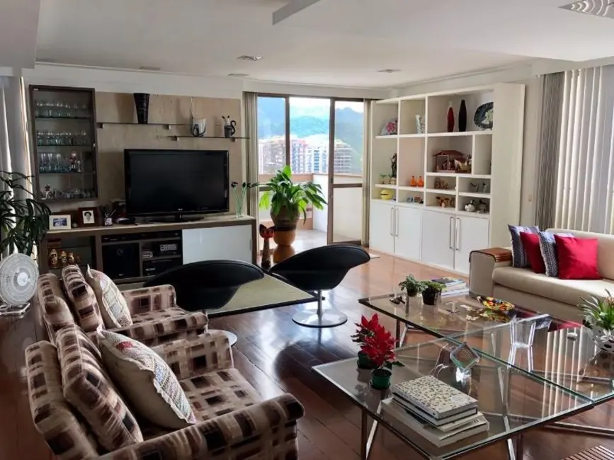Apartamento com 4 quartos à venda e para alugar, 360m2 em Barra da Tijuca, Rio De Janeiro - RJ - imagem 5 Foto 5 de Apartamento com 4 quartos à venda e para alugar, 360m2 em Barra da Tijuca, Rio De Janeiro - RJ
