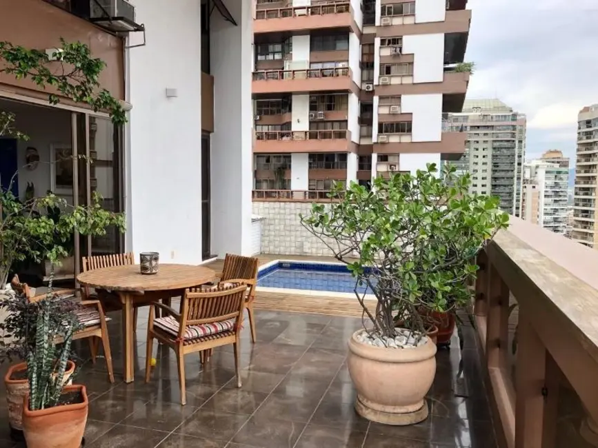 Apartamento com 4 quartos à venda e para alugar, 360m2 em Barra da Tijuca, Rio De Janeiro - RJ - imagem 2 Foto 2 de Apartamento com 4 quartos à venda e para alugar, 360m2 em Barra da Tijuca, Rio De Janeiro - RJ