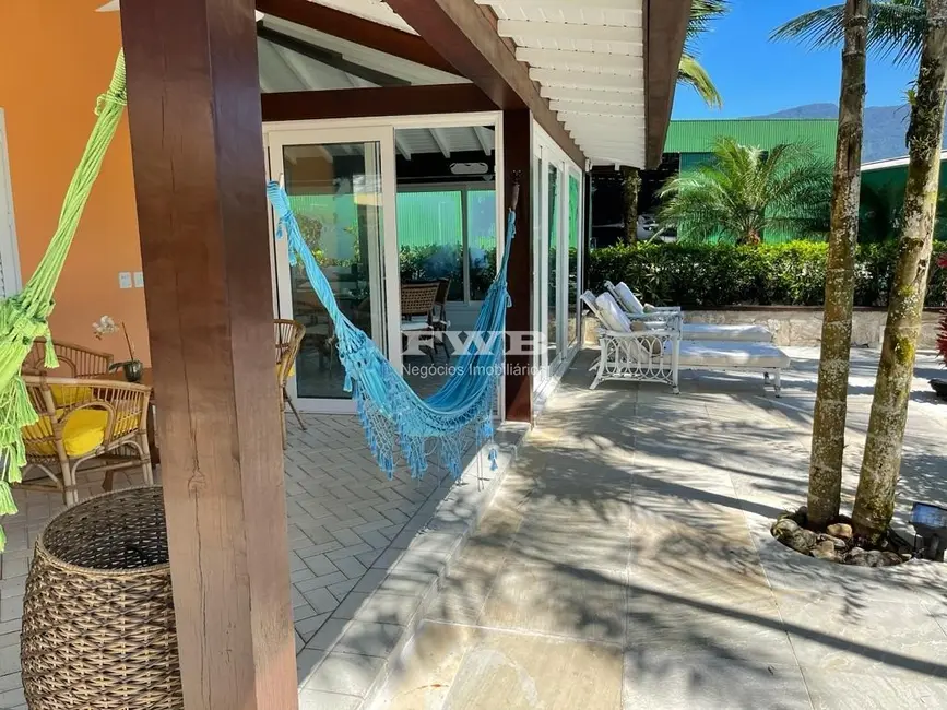 Casa com 4 quartos para alugar, 190m2 em Angra Dos Reis - RJ - imagem 3 Foto 3 de Casa com 4 quartos para alugar, 190m2 em Angra Dos Reis - RJ