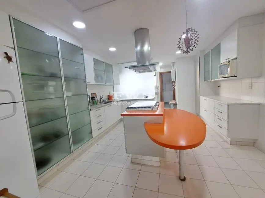 Apartamento com 3 quartos à venda e para alugar, 198m2 em Barra da Tijuca, Rio De Janeiro - RJ - imagem 5 Foto 5 de Apartamento com 3 quartos à venda e para alugar, 198m2 em Barra da Tijuca, Rio De Janeiro - RJ