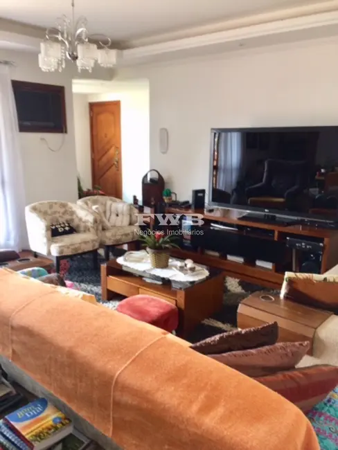 Apartamento com 4 quartos à venda, 260m2 em Agriões, Teresopolis - RJ - imagem 3 Foto 3 de Apartamento com 4 quartos à venda, 260m2 em Agriões, Teresopolis - RJ