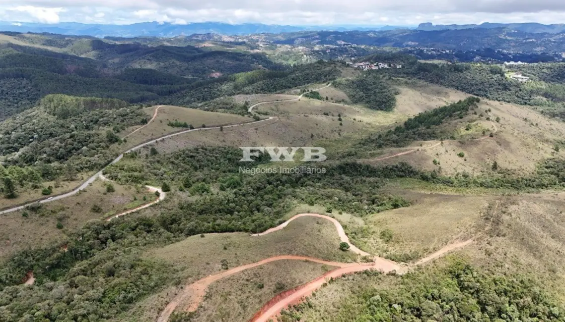Foto 3 de Terreno / Lote à venda em Campos Do Jordao - SP