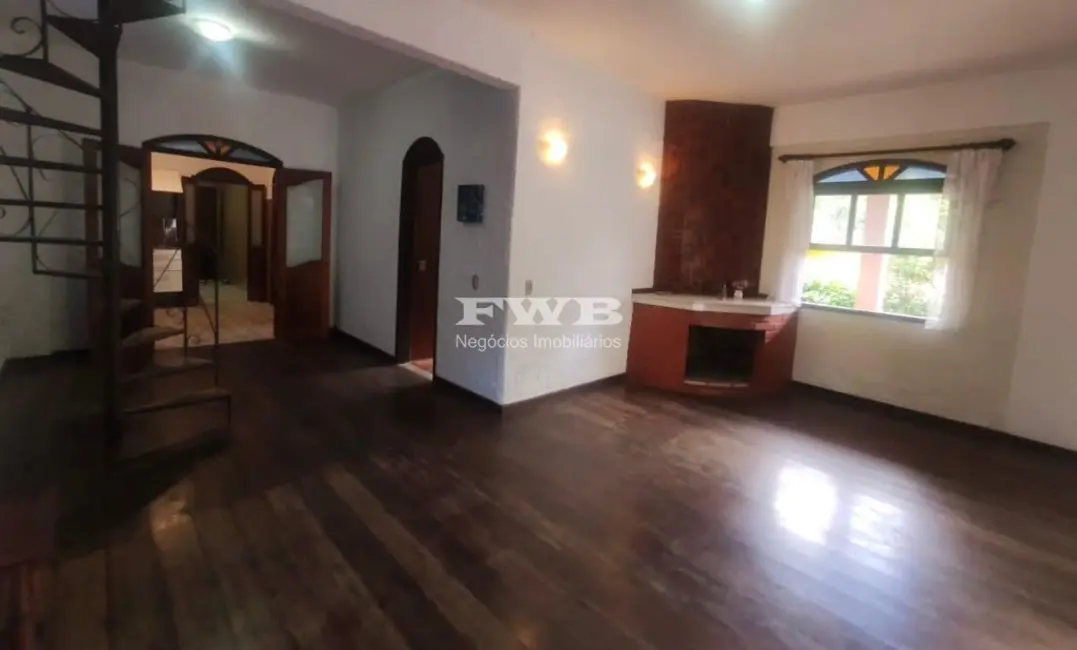 Foto 5 de Casa com 5 quartos à venda, 182m2 em Albuquerque, Teresopolis - RJ