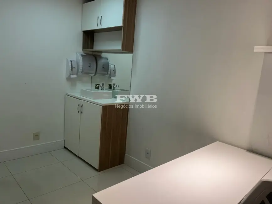 Sala Comercial à venda, 72m2 em Barra da Tijuca, Rio De Janeiro - RJ - imagem 3 Foto 3 de Sala Comercial à venda, 72m2 em Barra da Tijuca, Rio De Janeiro - RJ
