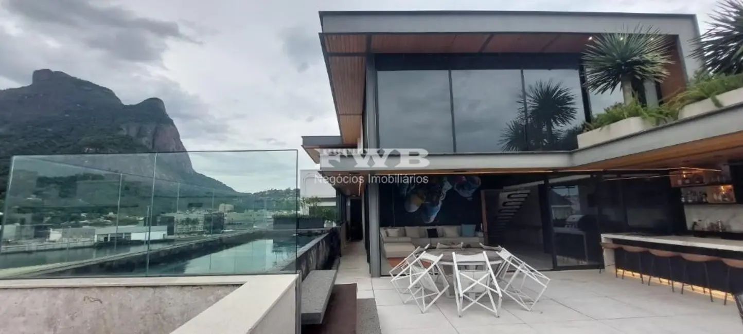Cobertura com 3 quartos à venda, 394m2 em Barra da Tijuca, Rio De Janeiro - RJ - imagem 2 Foto 2 de Cobertura com 3 quartos à venda, 394m2 em Barra da Tijuca, Rio De Janeiro - RJ
