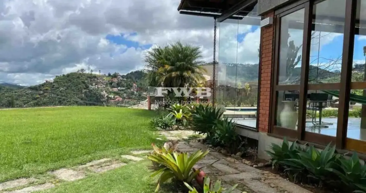 Casa com 3 quartos à venda, 220m2 em Centro, Nova Friburgo - RJ - imagem 4 Foto 4 de Casa com 3 quartos à venda, 220m2 em Centro, Nova Friburgo - RJ