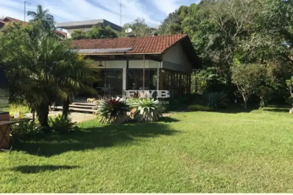 Casa com 3 quartos à venda, 220m2 em Centro, Nova Friburgo - RJ - imagem 3 Foto 3 de Casa com 3 quartos à venda, 220m2 em Centro, Nova Friburgo - RJ