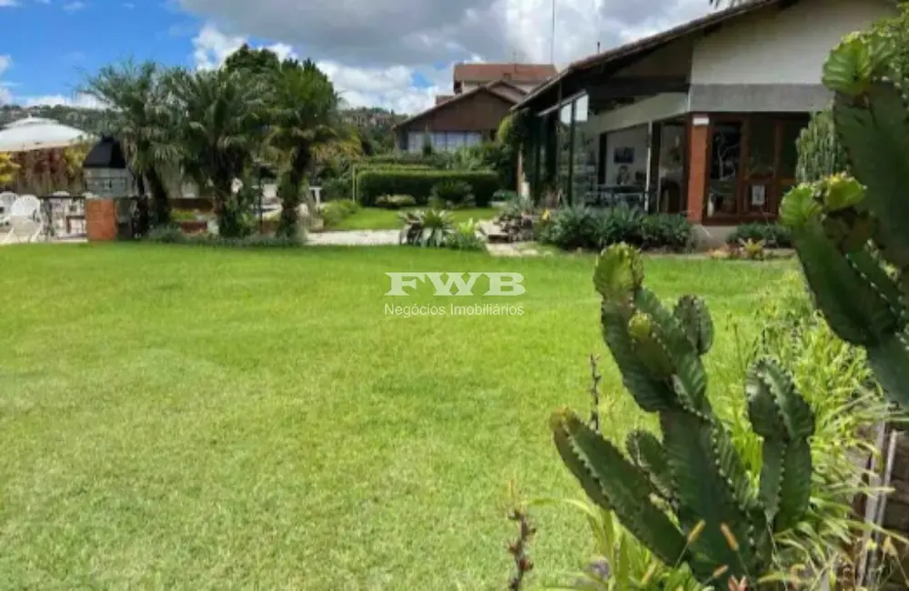Casa com 3 quartos à venda, 220m2 em Centro, Nova Friburgo - RJ - imagem 5 Foto 5 de Casa com 3 quartos à venda, 220m2 em Centro, Nova Friburgo - RJ