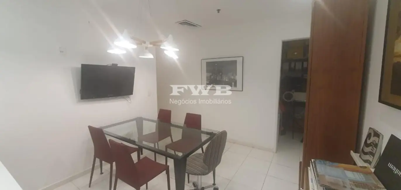 Sala Comercial à venda, 33m2 em Copacabana, Rio De Janeiro - RJ - imagem 3 Foto 3 de Sala Comercial à venda, 33m2 em Copacabana, Rio De Janeiro - RJ