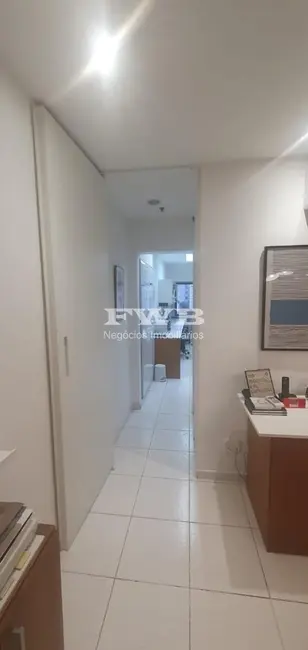 Sala Comercial à venda, 33m2 em Copacabana, Rio De Janeiro - RJ - imagem 6 Foto 6 de Sala Comercial à venda, 33m2 em Copacabana, Rio De Janeiro - RJ