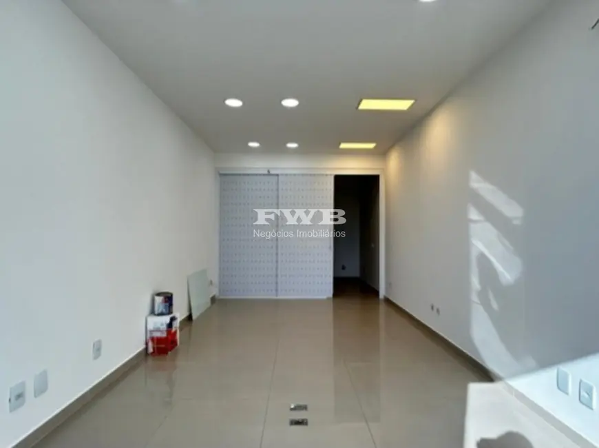 Sala Comercial à venda, 32m2 em Barra da Tijuca, Rio De Janeiro - RJ - imagem 1 Foto 1 de Sala Comercial à venda, 32m2 em Barra da Tijuca, Rio De Janeiro - RJ