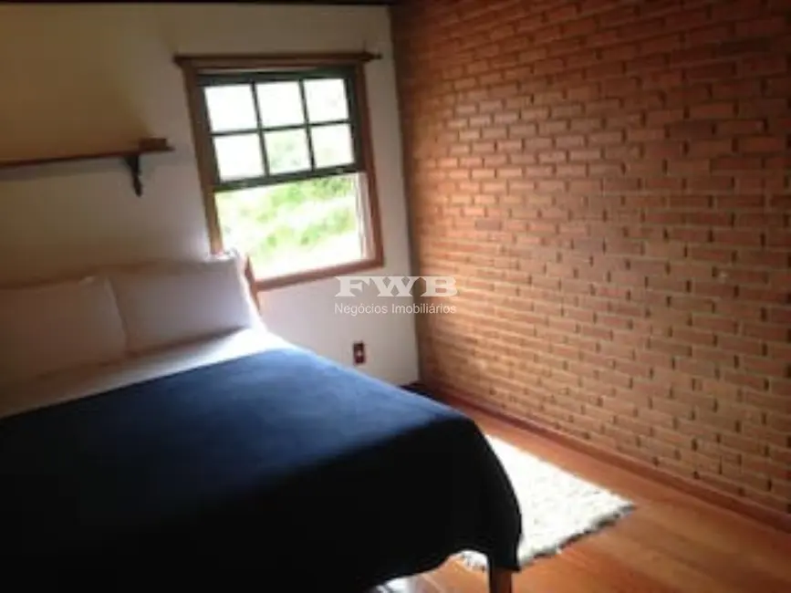 Casa com 3 quartos para alugar, 450m2 em Pedro do Rio, Petropolis - RJ - imagem 5 Foto 5 de Casa com 3 quartos para alugar, 450m2 em Pedro do Rio, Petropolis - RJ