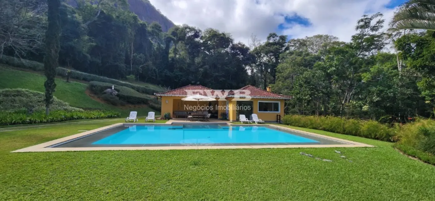 Foto 2 de Casa com 7 quartos à venda, 500m2 em Corrêas, Petropolis - RJ