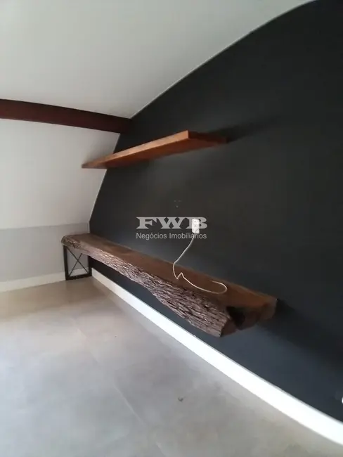 Apartamento com 3 quartos à venda, 148m2 em Nogueira, Petropolis - RJ - imagem 4 Foto 4 de Apartamento com 3 quartos à venda, 148m2 em Nogueira, Petropolis - RJ