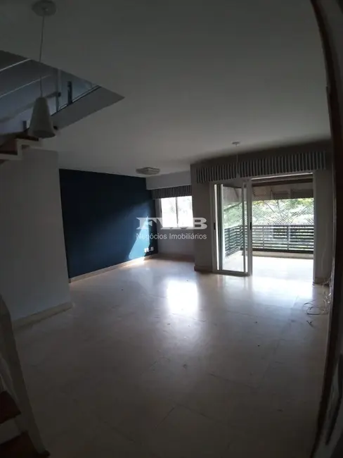 Foto 2 de Apartamento com 3 quartos à venda, 148m2 em Nogueira, Petropolis - RJ