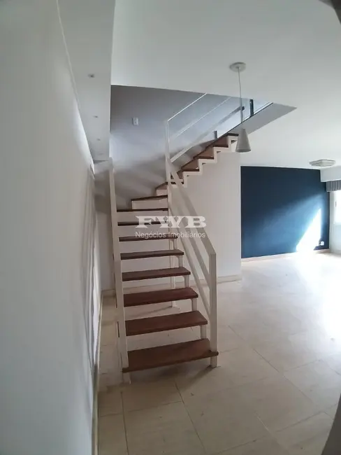 Apartamento com 3 quartos à venda, 148m2 em Nogueira, Petropolis - RJ - imagem 3 Foto 3 de Apartamento com 3 quartos à venda, 148m2 em Nogueira, Petropolis - RJ