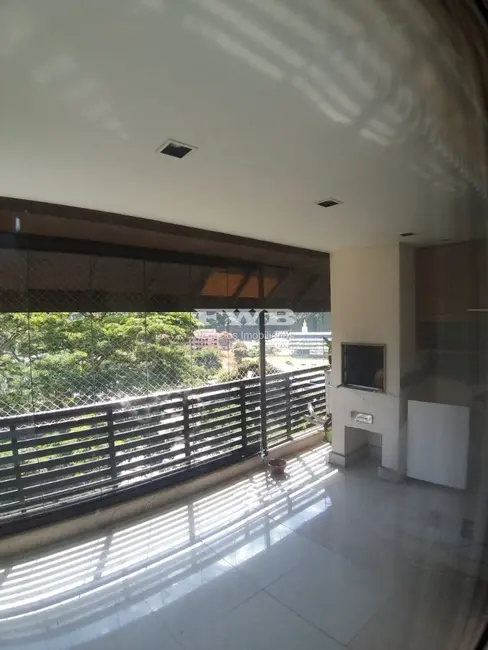 Foto 1 de Apartamento com 3 quartos à venda, 148m2 em Nogueira, Petropolis - RJ