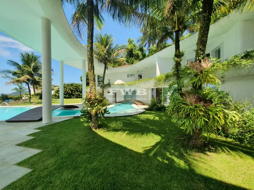 Foto 4 de Casa de Condomínio com 6 quartos à venda, 1600m2 em Angra Dos Reis - RJ