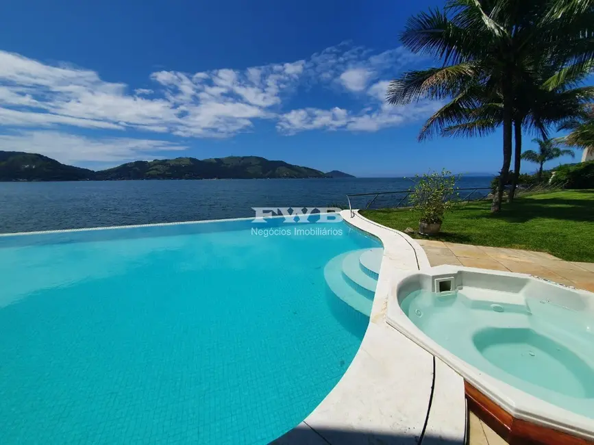 Foto 8 de Casa de Condomínio com 6 quartos à venda, 1600m2 em Angra Dos Reis - RJ
