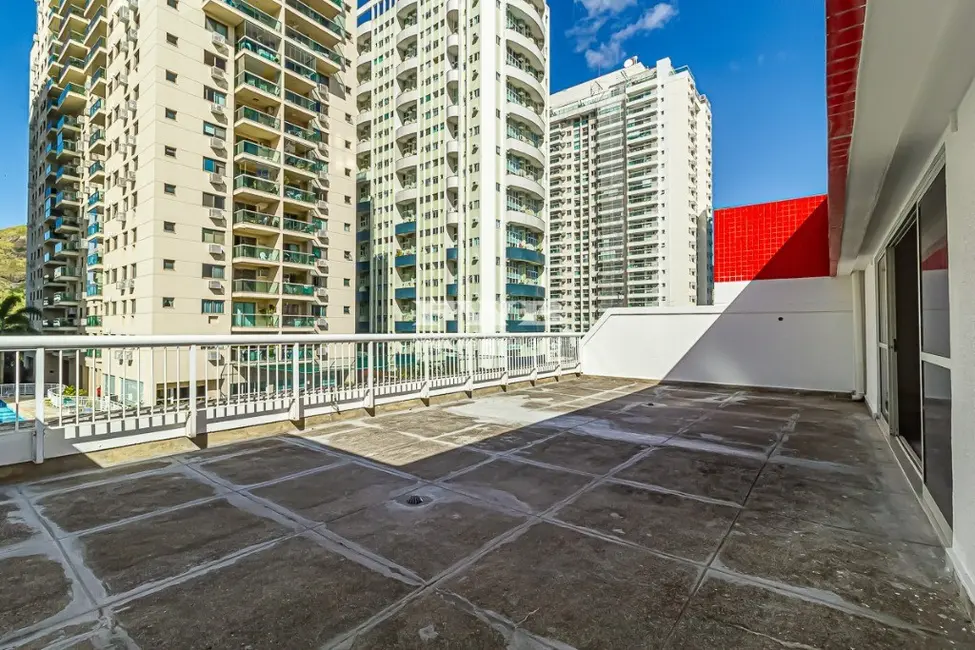 Sala Comercial à venda, 236m2 em Recreio dos Bandeirantes, Rio De Janeiro - RJ - imagem 2 Foto 2 de Sala Comercial à venda, 236m2 em Recreio dos Bandeirantes, Rio De Janeiro - RJ