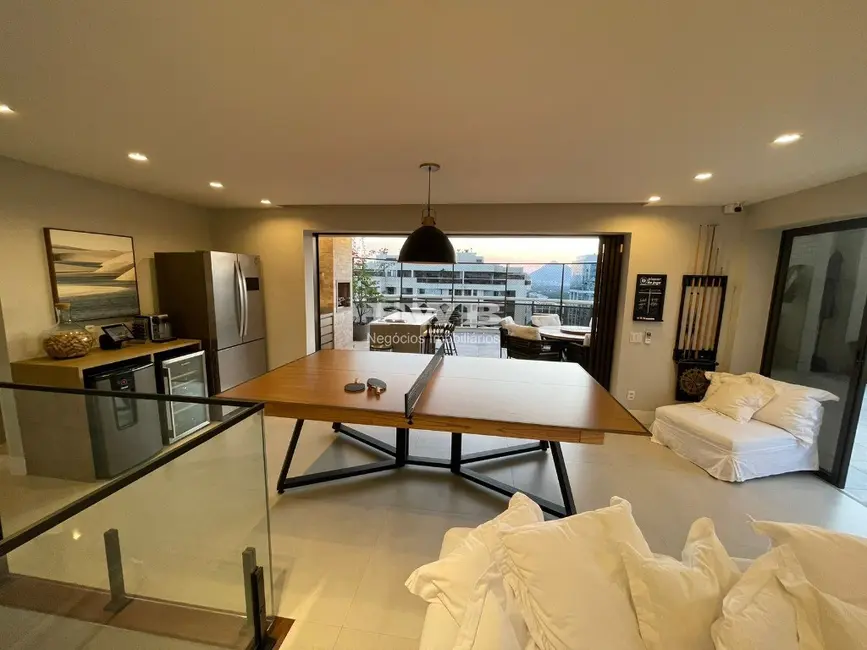 Apartamento com 4 quartos à venda, 333m2 em Barra da Tijuca, Rio De Janeiro - RJ - imagem 1 Foto 1 de Apartamento com 4 quartos à venda, 333m2 em Barra da Tijuca, Rio De Janeiro - RJ