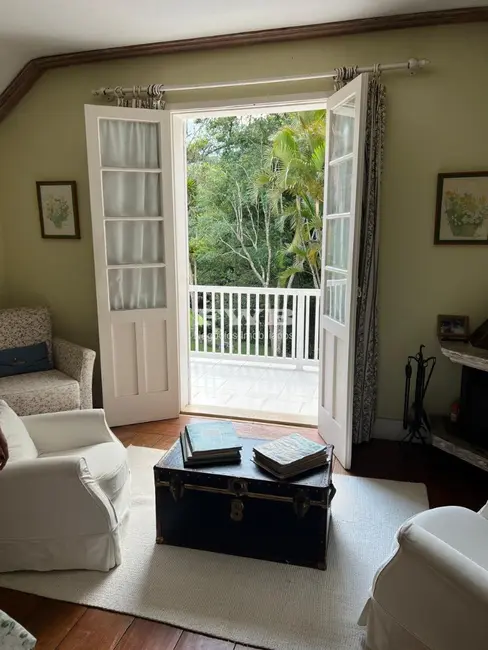 Casa com 6 quartos à venda, 486m2 em Fazenda Inglesa, Petropolis - RJ - imagem 4 Foto 4 de Casa com 6 quartos à venda, 486m2 em Fazenda Inglesa, Petropolis - RJ