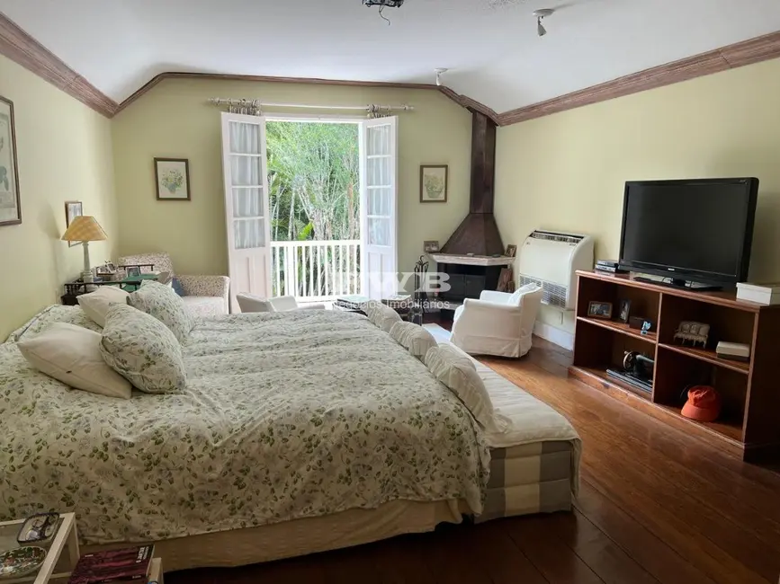 Foto 2 de Casa com 6 quartos à venda, 486m2 em Fazenda Inglesa, Petropolis - RJ