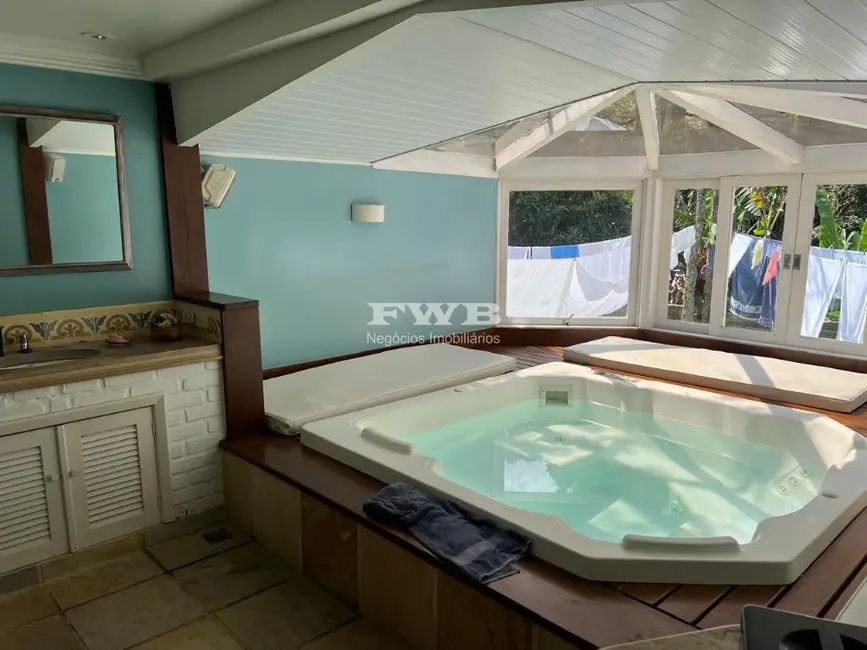 Casa com 6 quartos à venda, 486m2 em Fazenda Inglesa, Petropolis - RJ - imagem 9 Foto 9 de Casa com 6 quartos à venda, 486m2 em Fazenda Inglesa, Petropolis - RJ