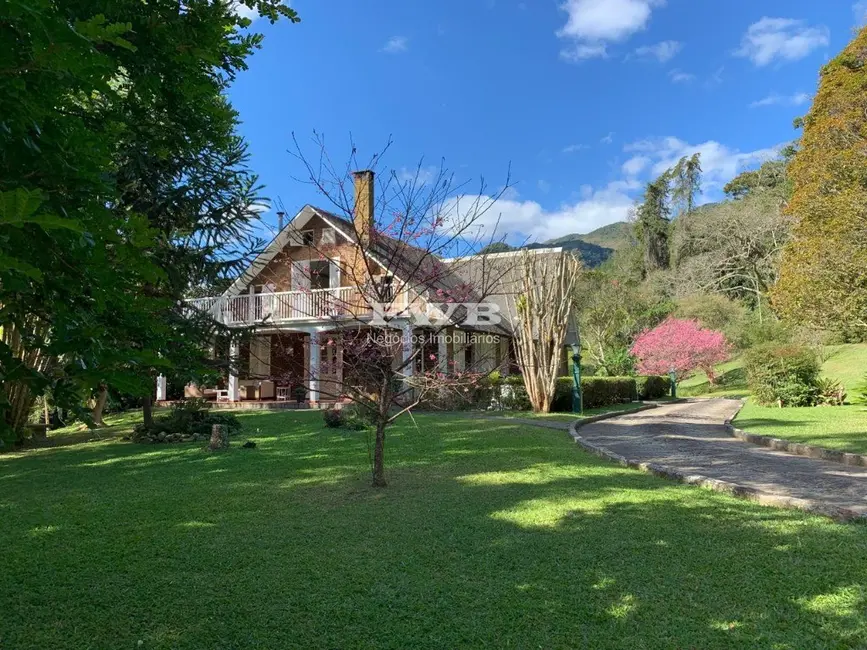 Foto 1 de Casa com 6 quartos à venda, 486m2 em Fazenda Inglesa, Petropolis - RJ