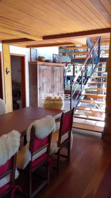 Foto 1 de Casa com 4 quartos à venda, 400m2 em Itatiaia - RJ