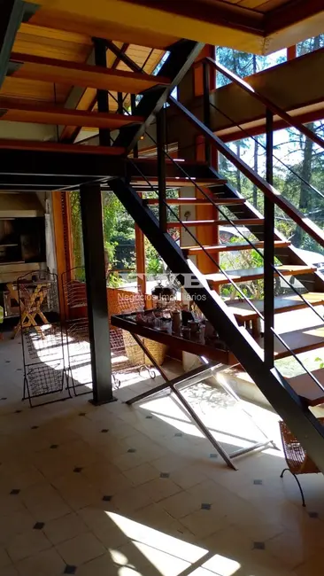 Foto 2 de Casa com 4 quartos à venda, 400m2 em Itatiaia - RJ
