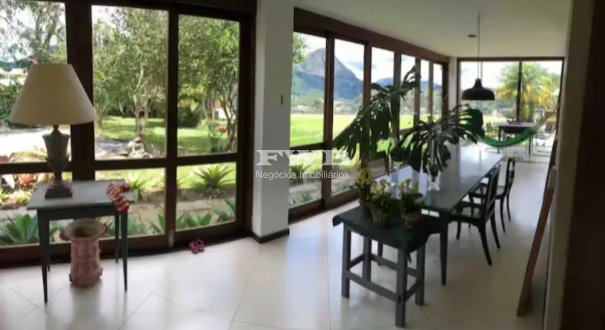 Foto 9 de Casa com 4 quartos à venda, 260m2 em Braunes, Nova Friburgo - RJ
