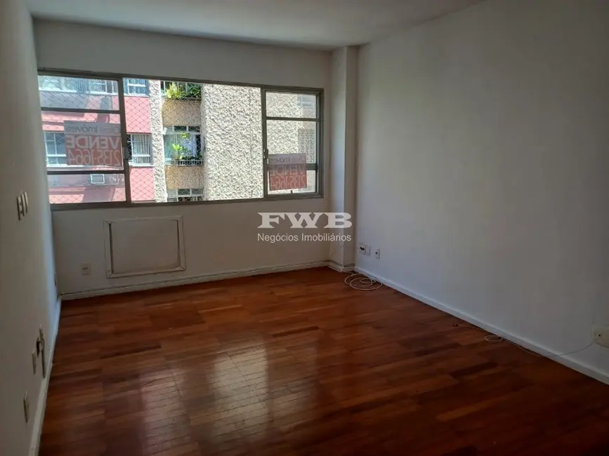 Foto 3 de Apartamento com 3 quartos à venda, 82m2 em Leblon, Rio De Janeiro - RJ