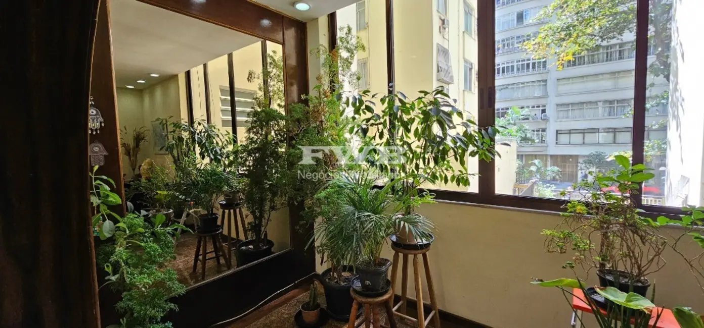 Apartamento com 3 quartos à venda, 173m2 em Copacabana, Rio De Janeiro - RJ - imagem 2 Foto 2 de Apartamento com 3 quartos à venda, 173m2 em Copacabana, Rio De Janeiro - RJ