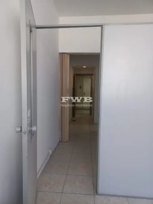 Sala Comercial à venda, 35m2 em Centro, Rio De Janeiro - RJ - imagem 4 Foto 4 de Sala Comercial à venda, 35m2 em Centro, Rio De Janeiro - RJ