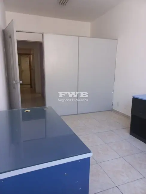 Sala Comercial à venda, 35m2 em Centro, Rio De Janeiro - RJ - imagem 2 Foto 2 de Sala Comercial à venda, 35m2 em Centro, Rio De Janeiro - RJ