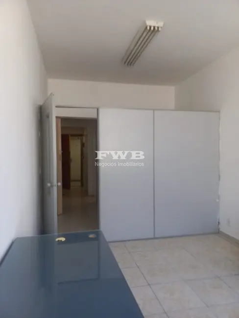 Sala Comercial à venda, 35m2 em Centro, Rio De Janeiro - RJ - imagem 3 Foto 3 de Sala Comercial à venda, 35m2 em Centro, Rio De Janeiro - RJ