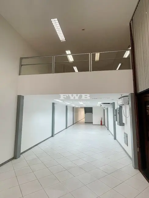 Loja para alugar, 208m2 em Centro, Rio De Janeiro - RJ - imagem 7 Foto 7 de Loja para alugar, 208m2 em Centro, Rio De Janeiro - RJ