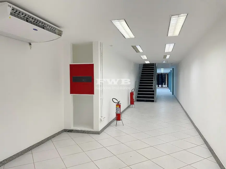 Loja para alugar, 208m2 em Centro, Rio De Janeiro - RJ - imagem 5 Foto 5 de Loja para alugar, 208m2 em Centro, Rio De Janeiro - RJ