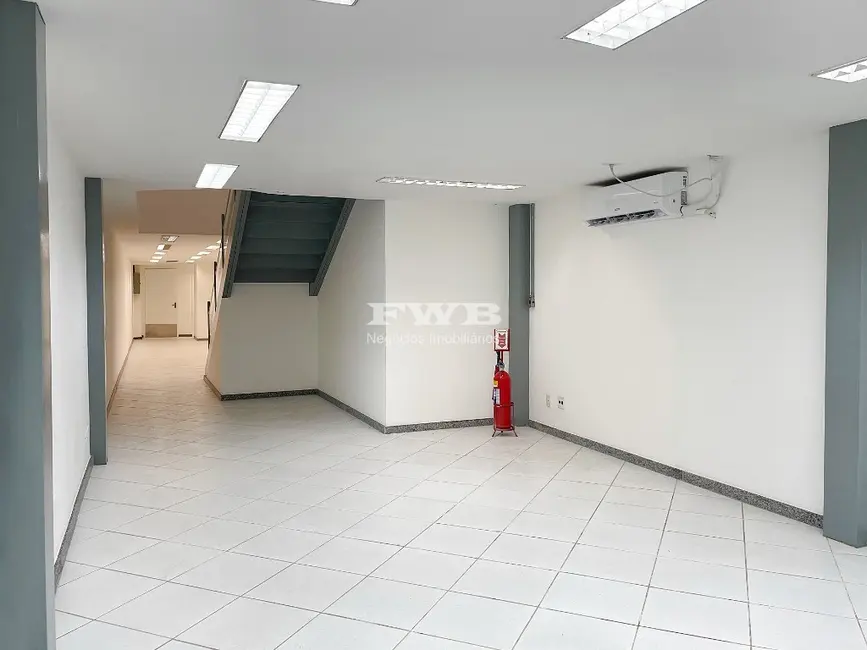 Loja para alugar, 208m2 em Centro, Rio De Janeiro - RJ - imagem 8 Foto 8 de Loja para alugar, 208m2 em Centro, Rio De Janeiro - RJ