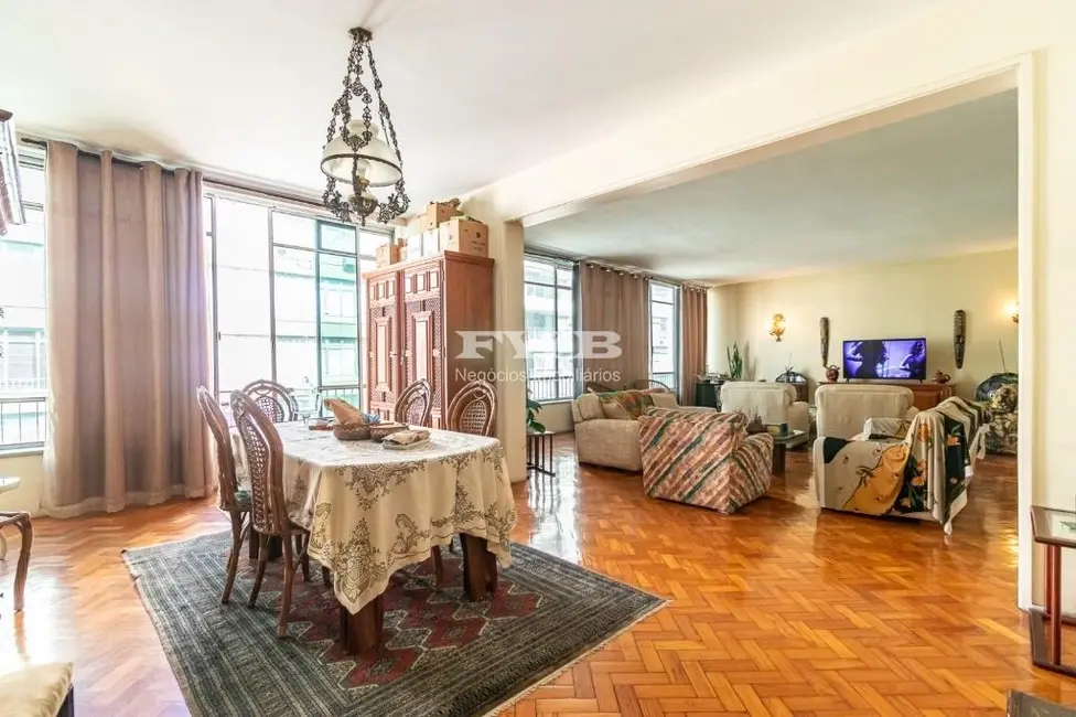 Apartamento com 3 quartos à venda, 270m2 em Copacabana, Rio De Janeiro - RJ - imagem 2 Foto 2 de Apartamento com 3 quartos à venda, 270m2 em Copacabana, Rio De Janeiro - RJ