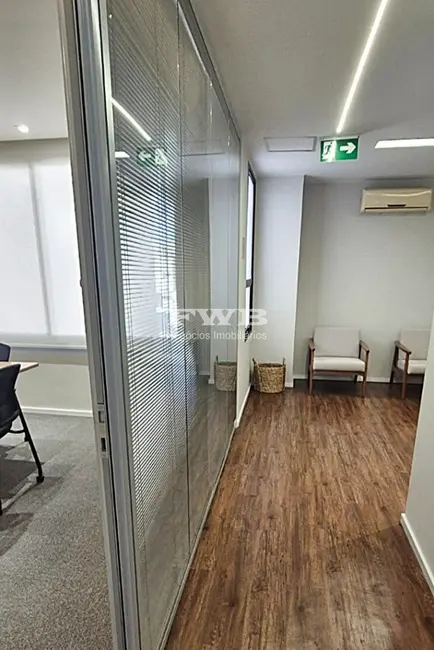 Sala Comercial para alugar, 142m2 em Leblon, Rio De Janeiro - RJ - imagem 8 Foto 8 de Sala Comercial para alugar, 142m2 em Leblon, Rio De Janeiro - RJ