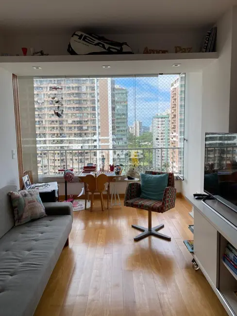 Apartamento com 2 quartos à venda, 70m2 em Barra da Tijuca, Rio De Janeiro - RJ - imagem 3 Foto 3 de Apartamento com 2 quartos à venda, 70m2 em Barra da Tijuca, Rio De Janeiro - RJ