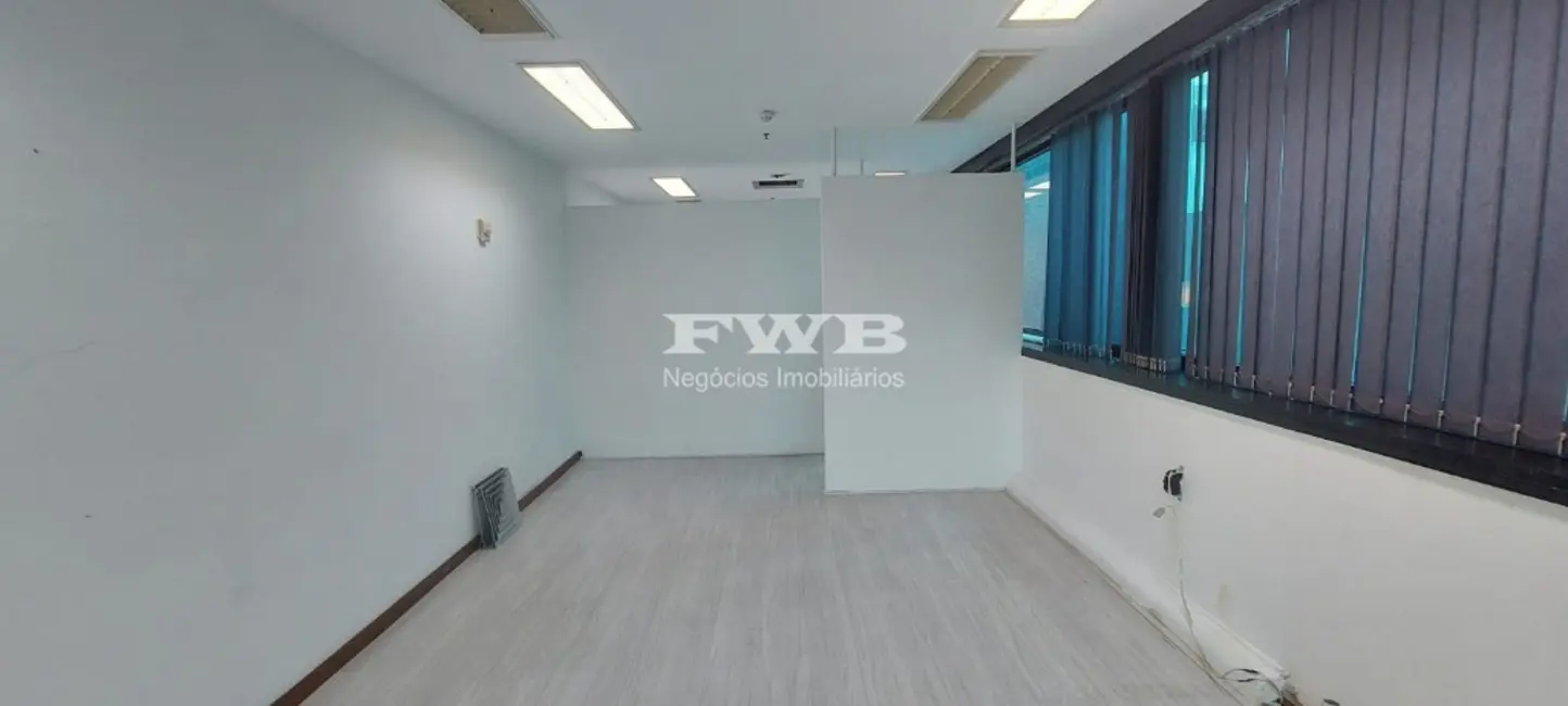 Sala Comercial à venda, 40m2 em Centro, Rio De Janeiro - RJ - imagem 1 Foto 1 de Sala Comercial à venda, 40m2 em Centro, Rio De Janeiro - RJ