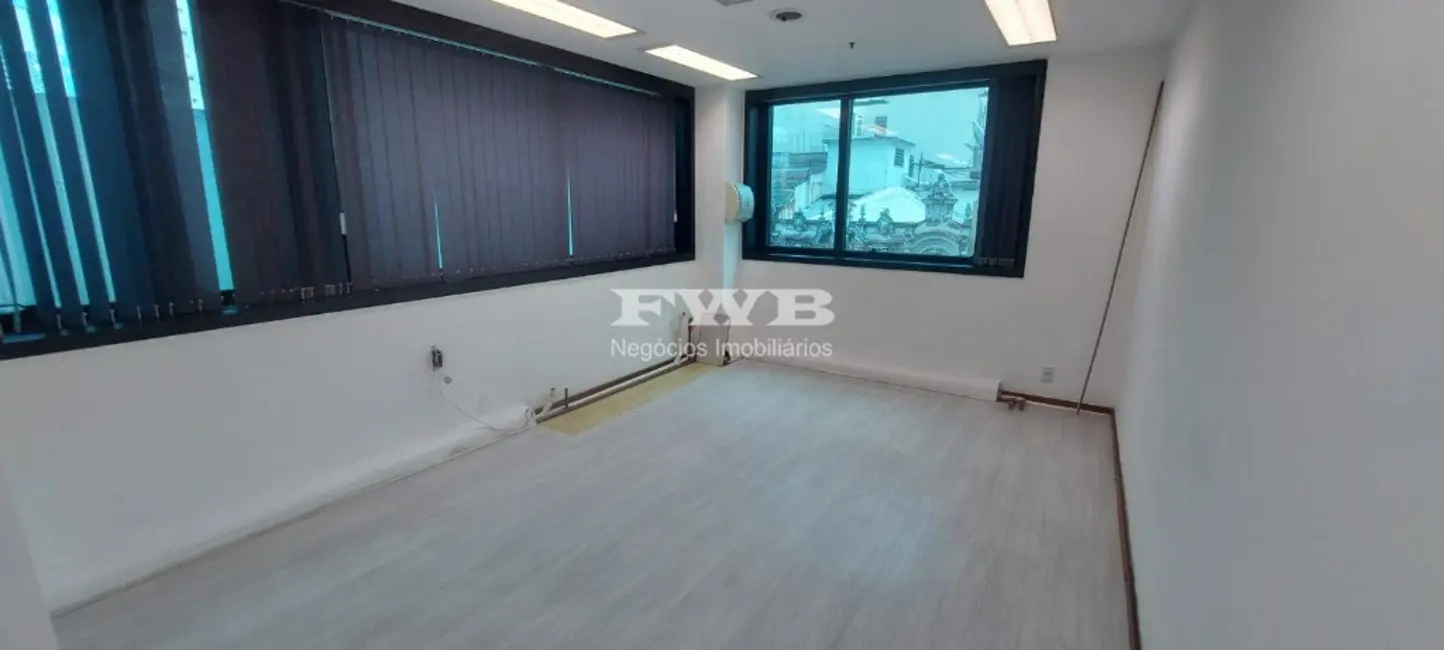 Sala Comercial à venda, 40m2 em Centro, Rio De Janeiro - RJ - imagem 5 Foto 5 de Sala Comercial à venda, 40m2 em Centro, Rio De Janeiro - RJ
