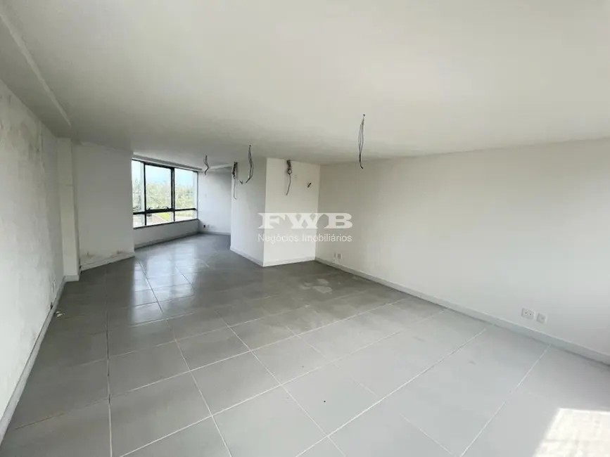 Sala Comercial à venda, 52m2 em Recreio dos Bandeirantes, Rio De Janeiro - RJ - imagem 4 Foto 4 de Sala Comercial à venda, 52m2 em Recreio dos Bandeirantes, Rio De Janeiro - RJ